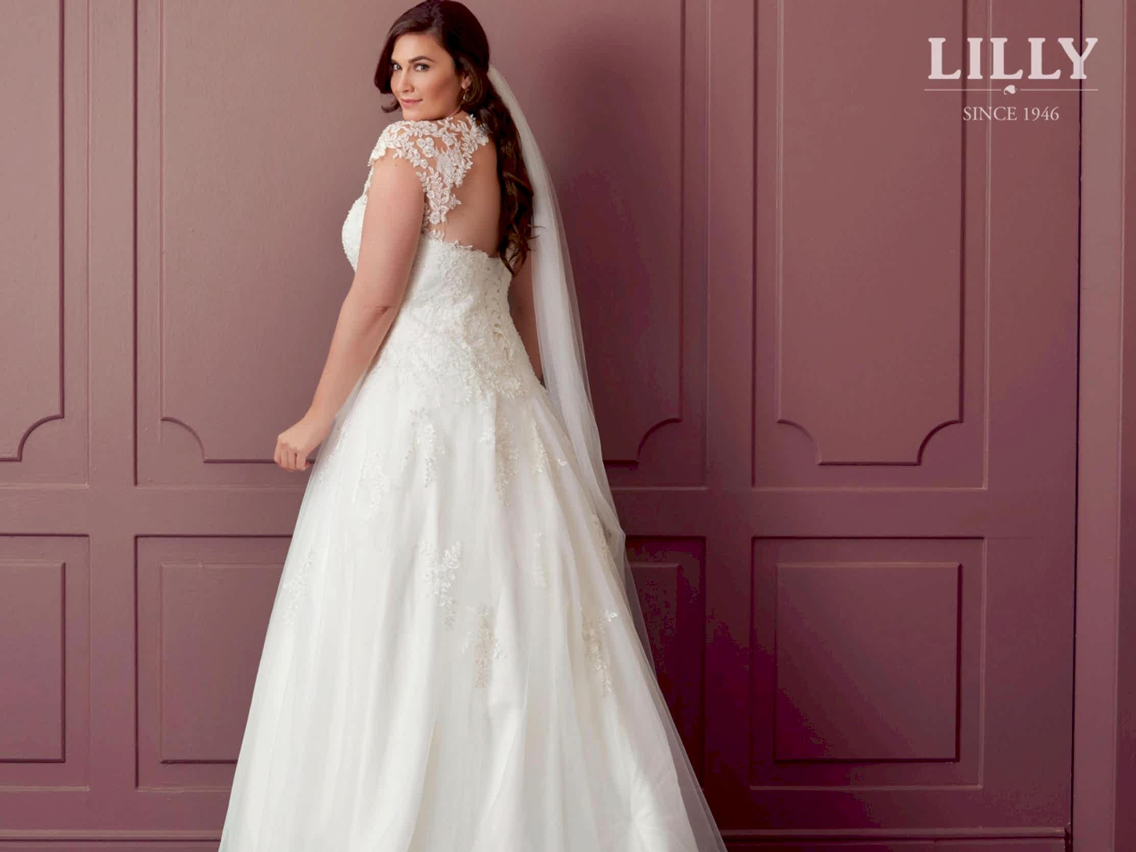 3913 menyasszonyi plus size