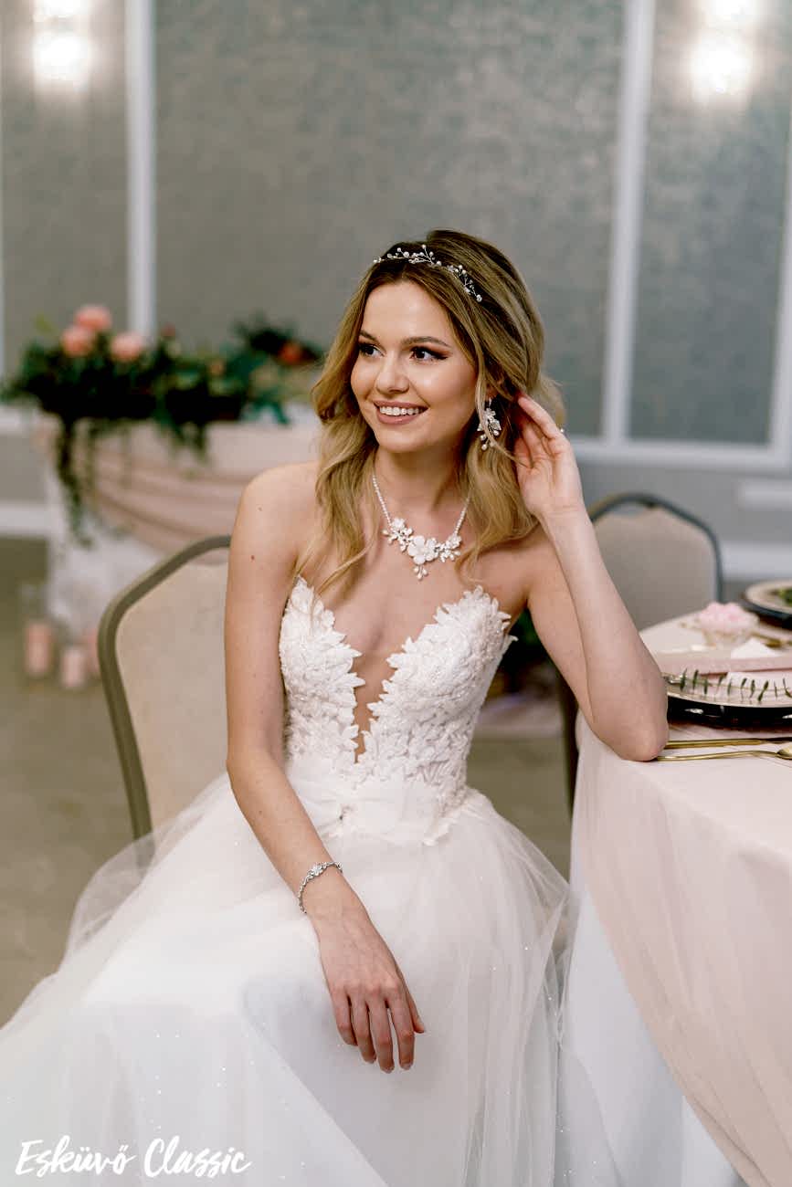 Martha menyasszonyi ruha